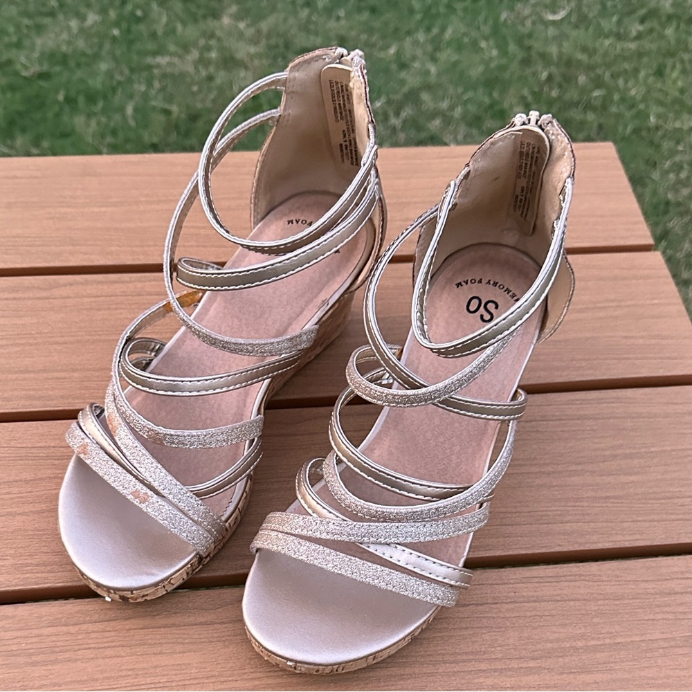 SO Leslie Girls’ Wedges Sandals EUC